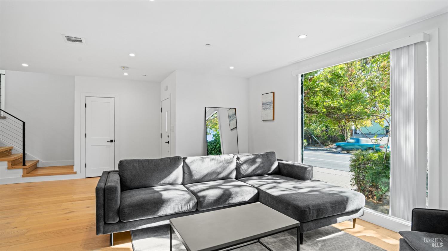 1510 Sir Francis Drake Blvd