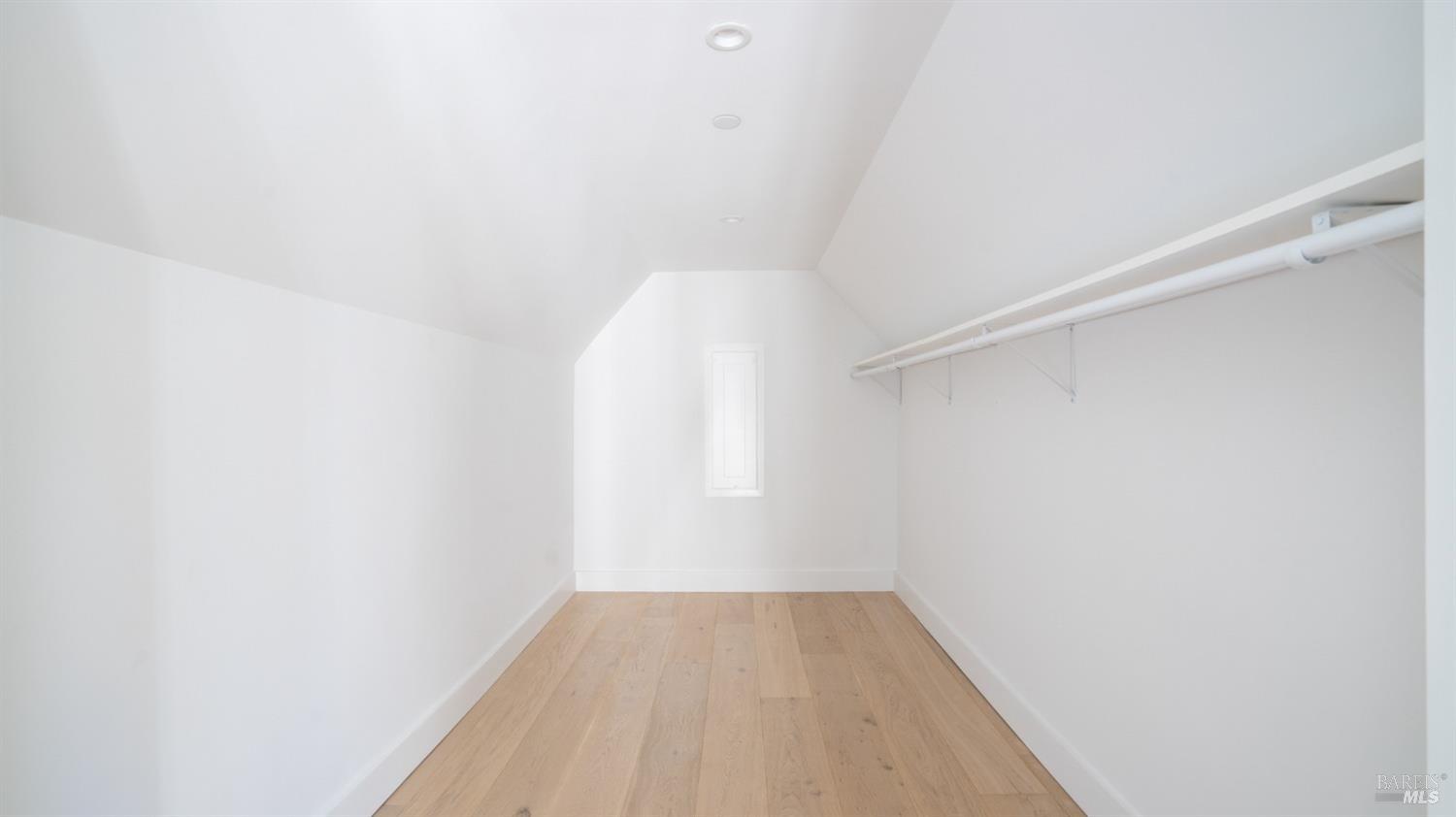 1510 Sir Francis Drake Blvd