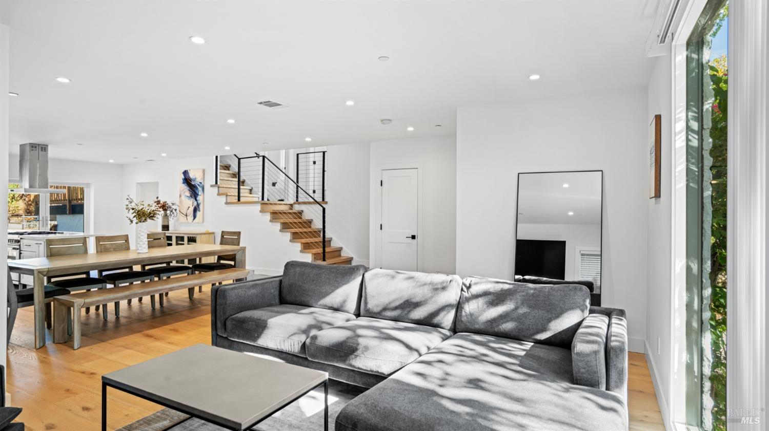 1510 Sir Francis Drake Blvd