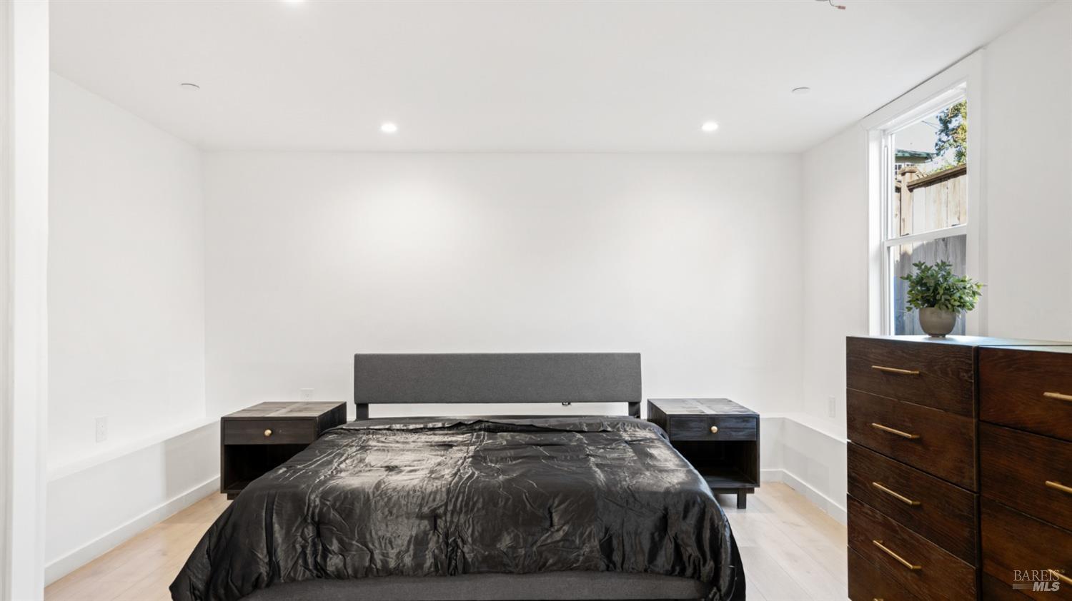 1510 Sir Francis Drake Blvd