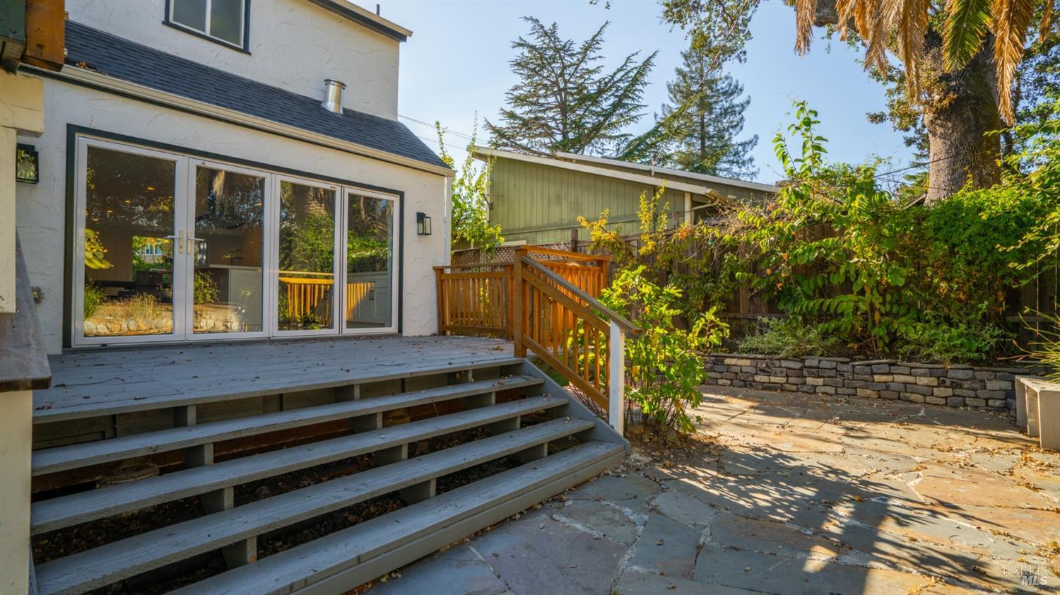 1510 Sir Francis Drake Blvd