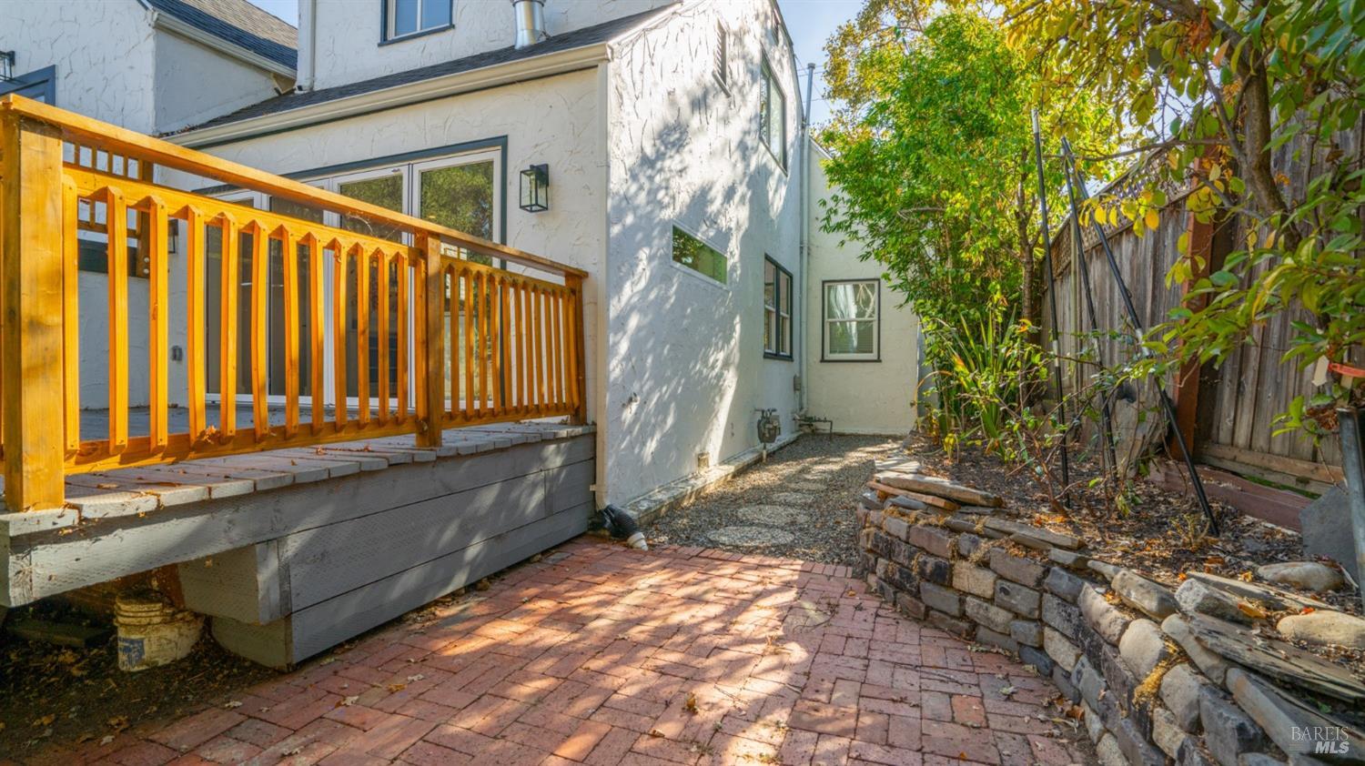 1510 Sir Francis Drake Blvd