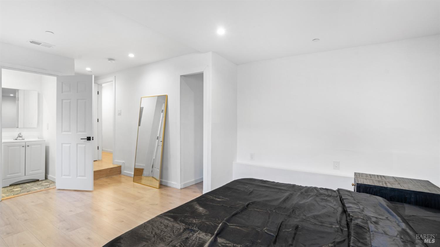 1510 Sir Francis Drake Blvd