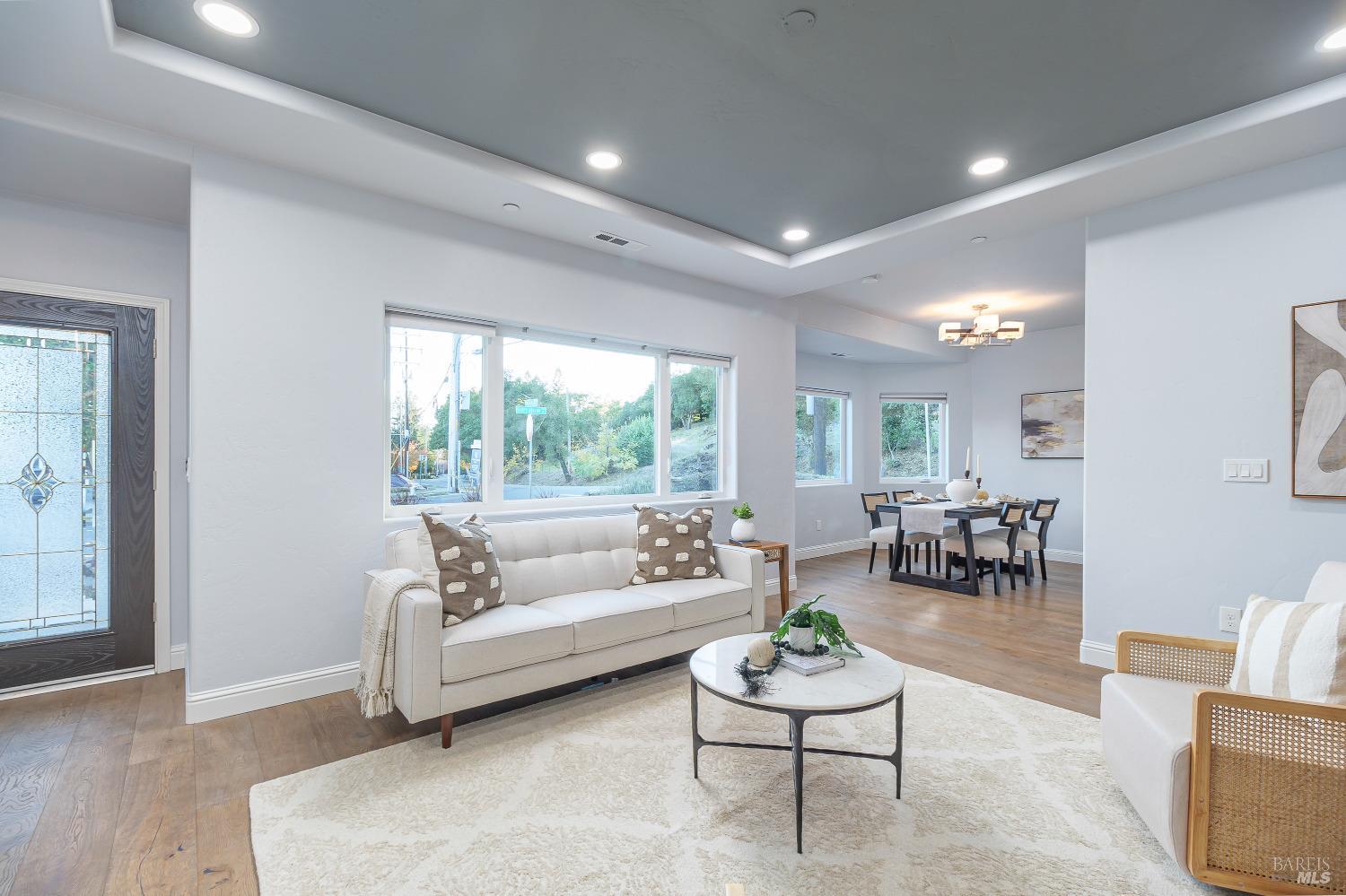 3521 Sleepy Hollow Dr