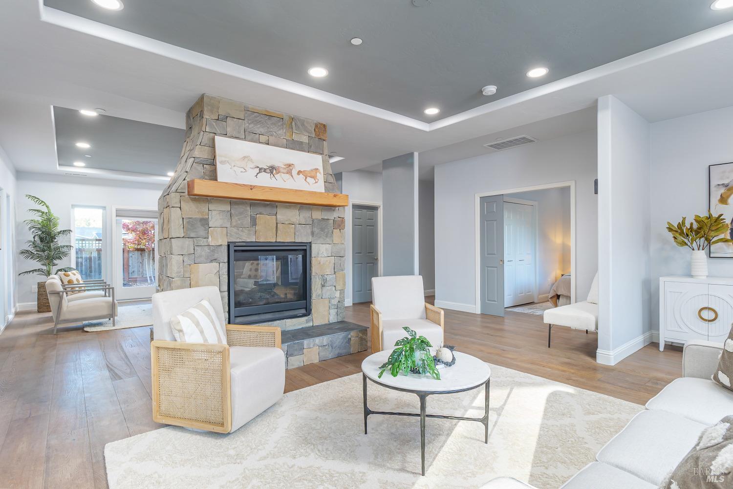 3521 Sleepy Hollow Dr