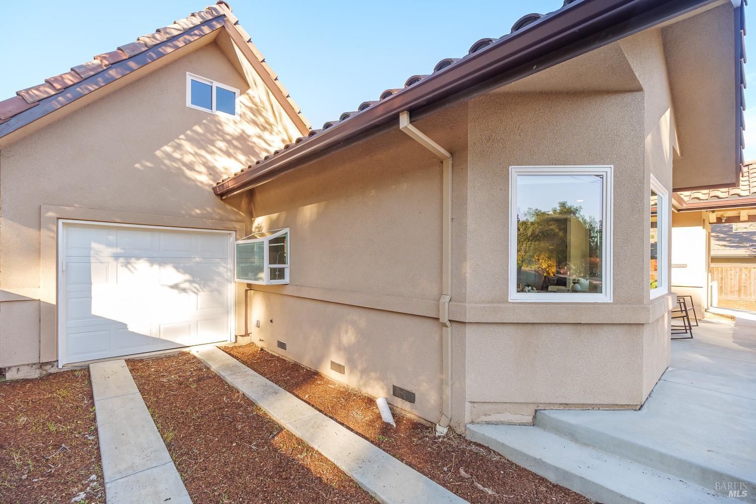 3521 Sleepy Hollow Dr