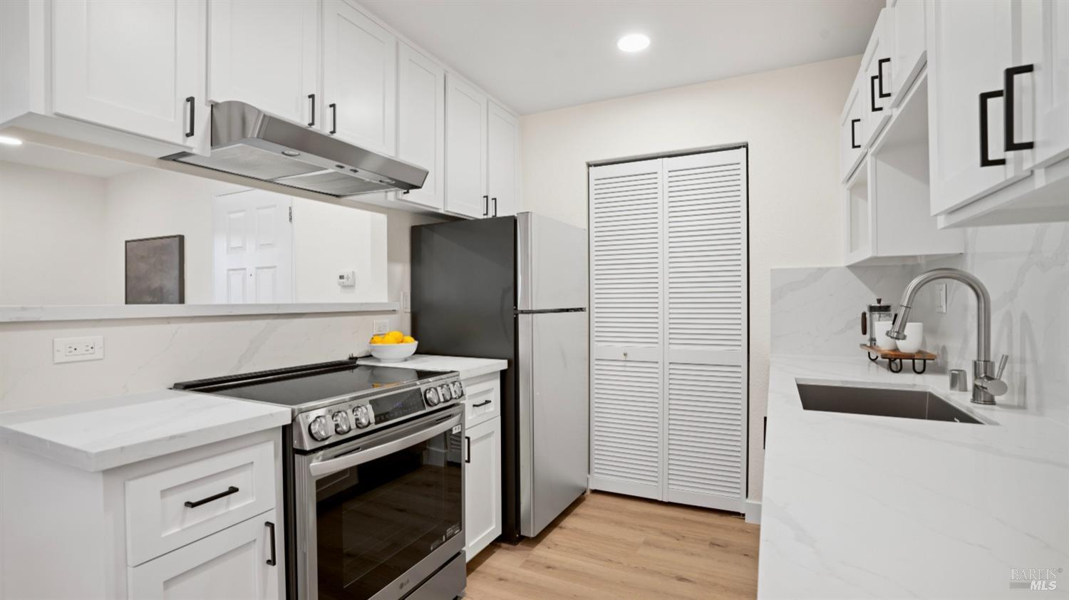 8201 Camino Colegio #125