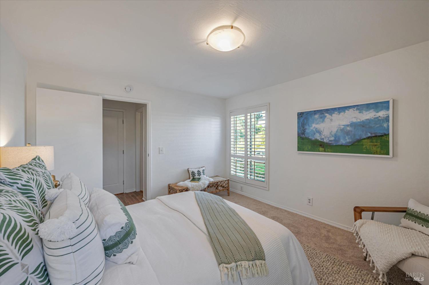 348 Larkspur Plaza Dr