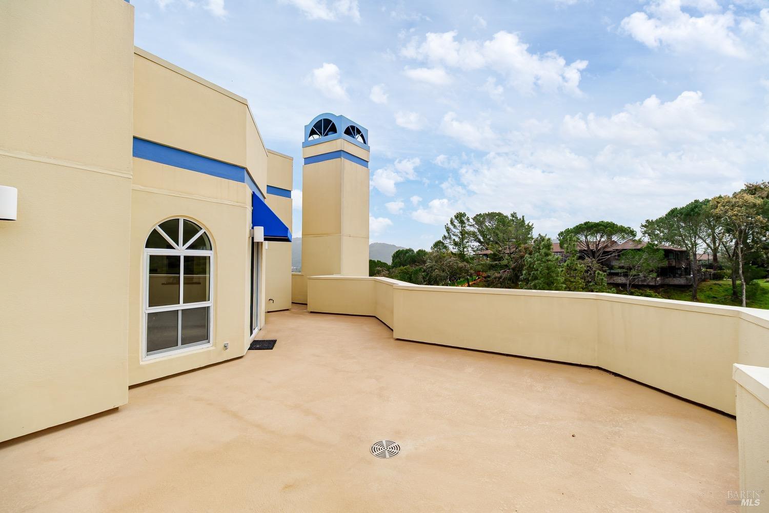 100 Thorndale Dr #401