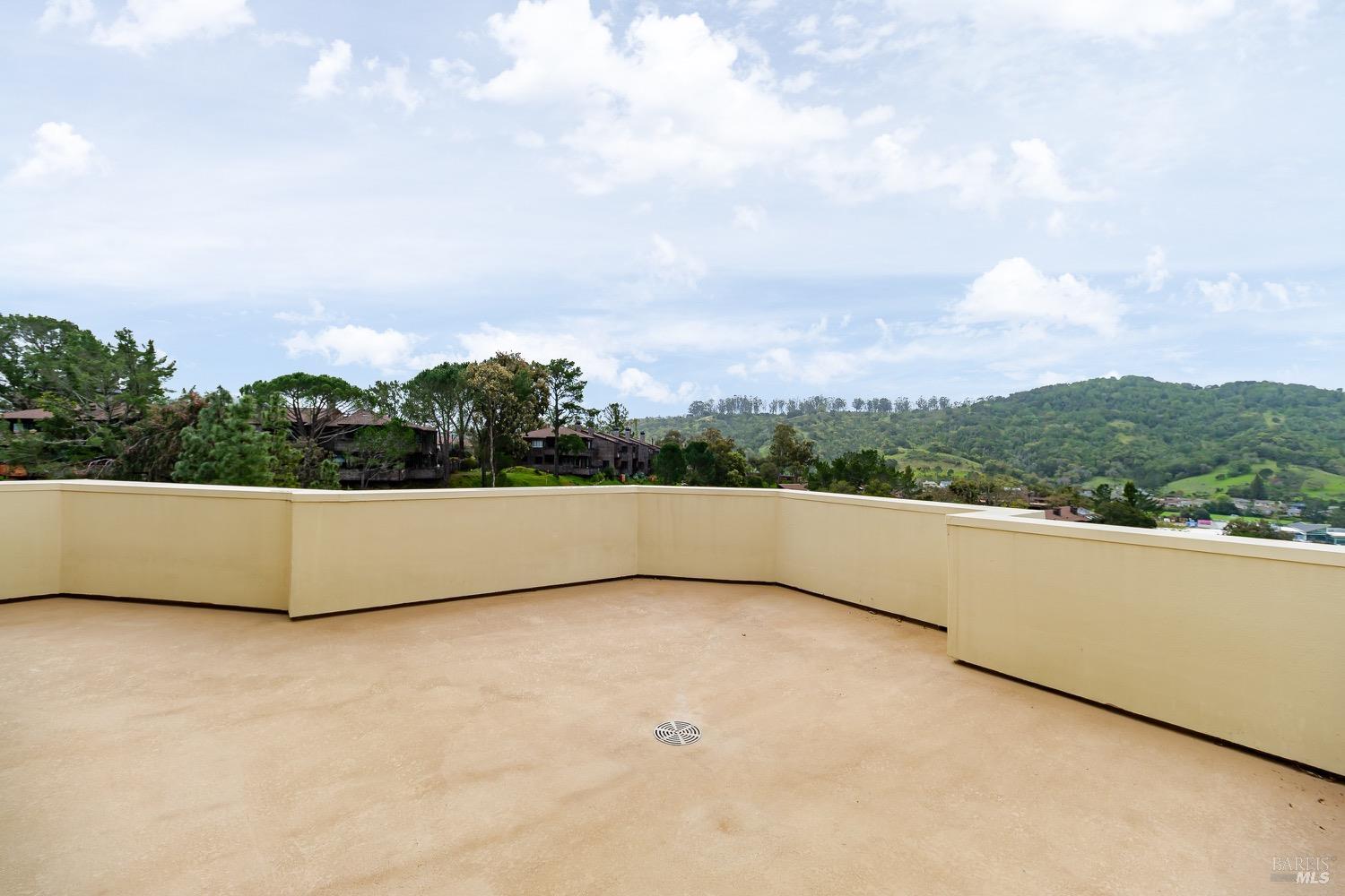 100 Thorndale Dr #401