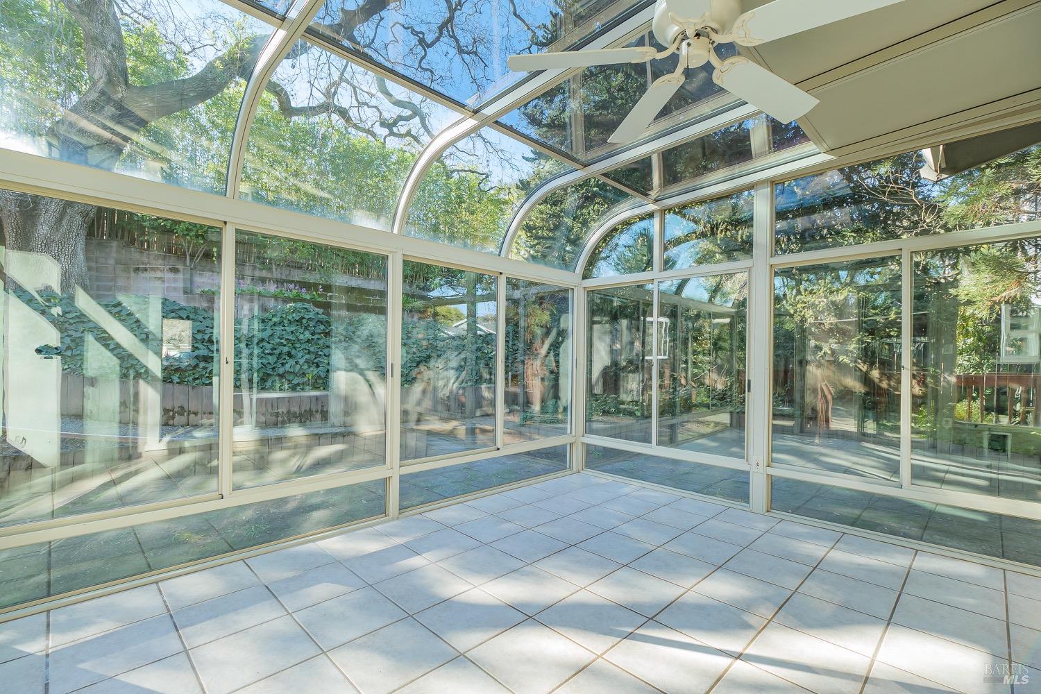 2523 Las Gallinas Ave