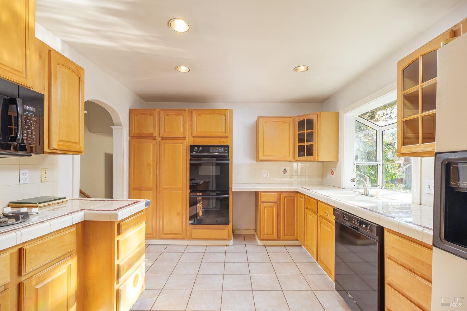 2523 Las Gallinas Ave