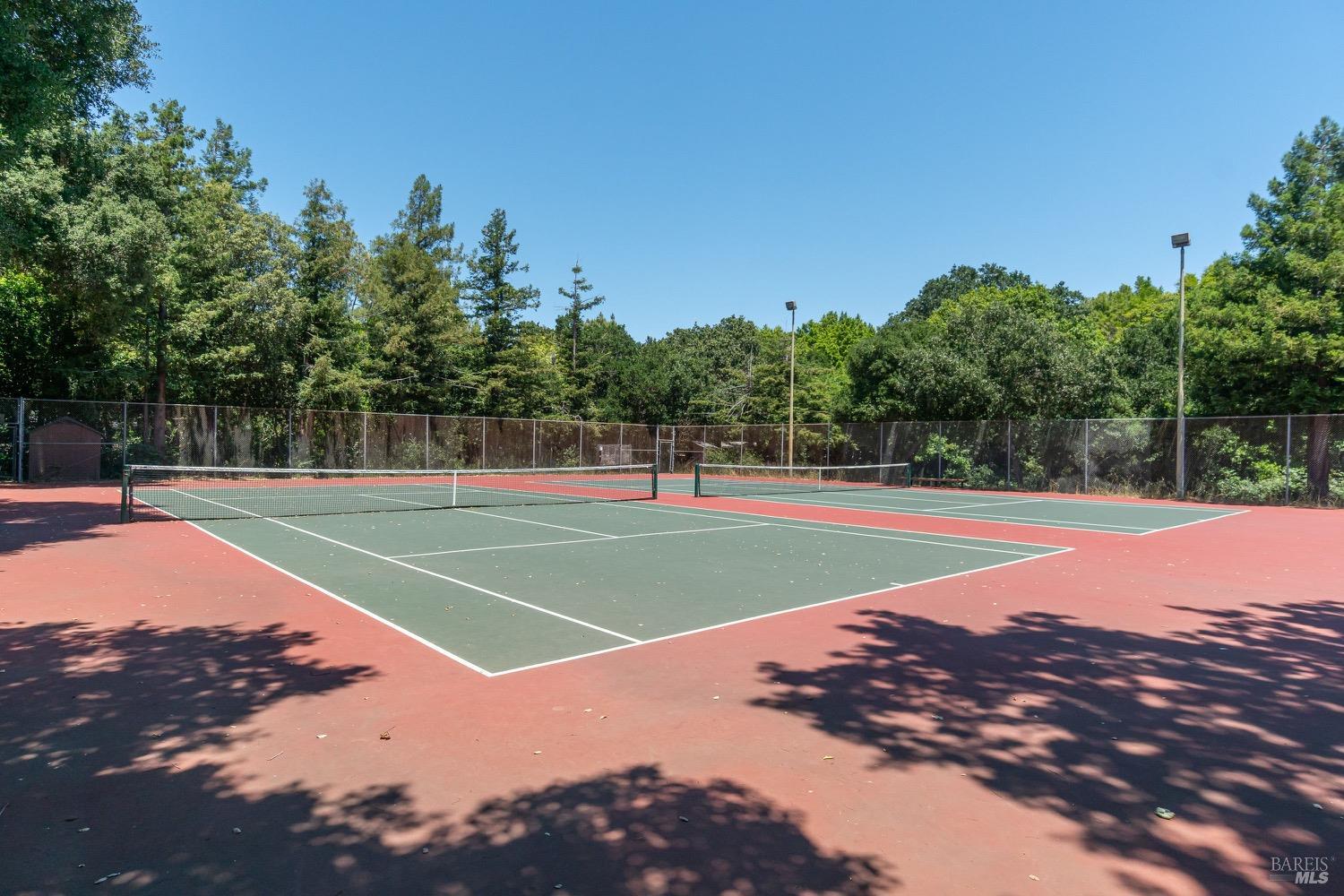 2523 Las Gallinas Ave