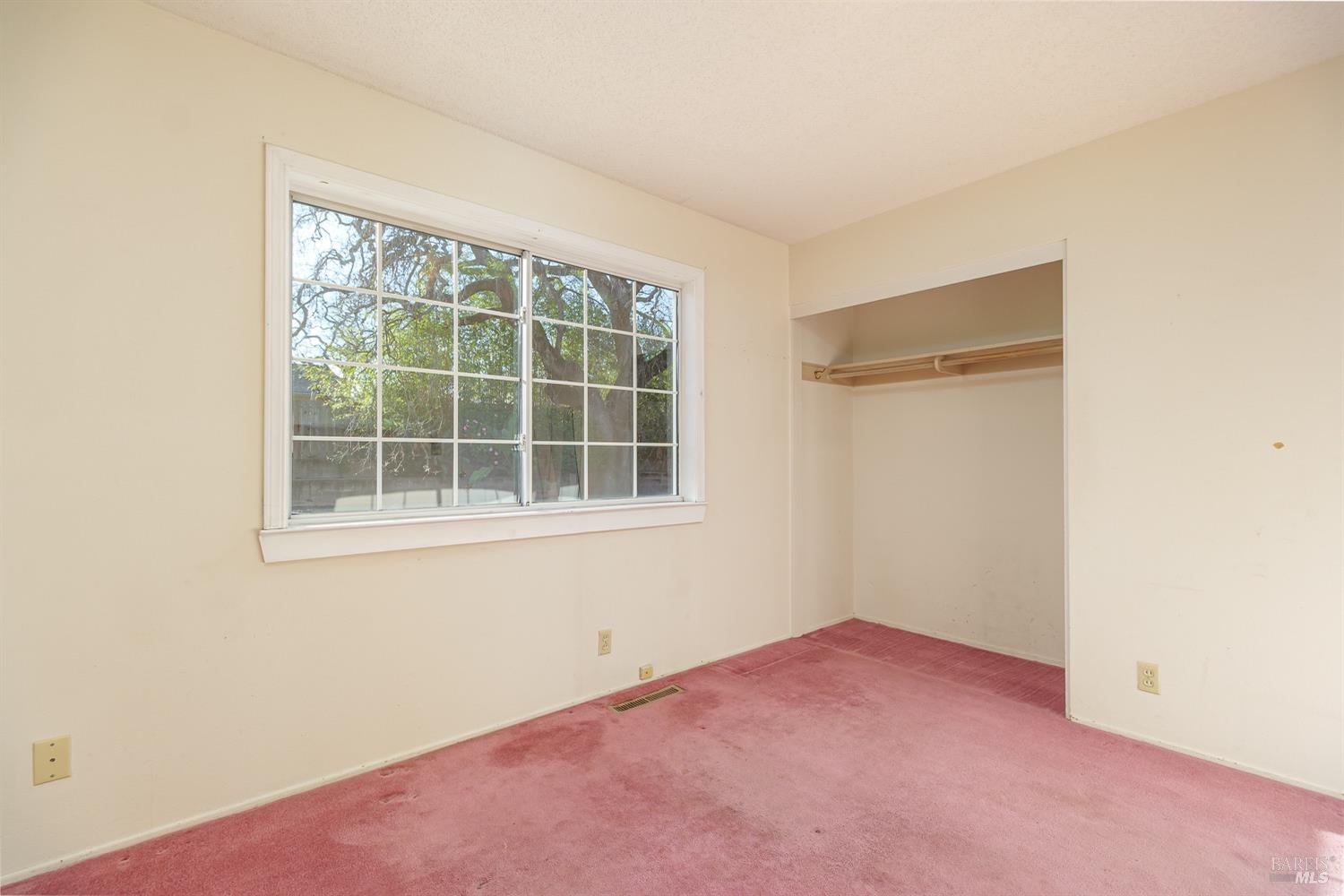 2523 Las Gallinas Ave