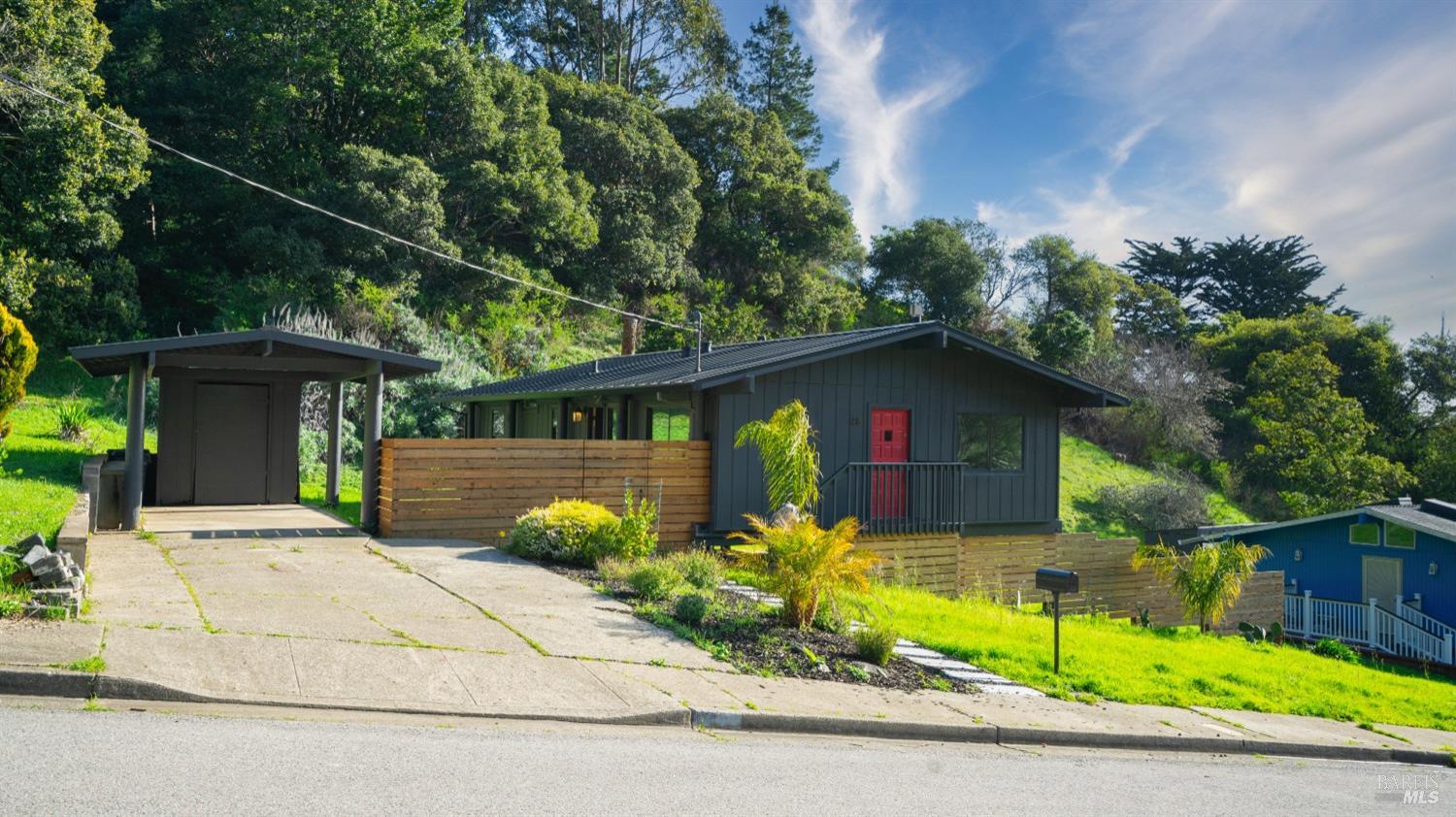28 Buckelew St