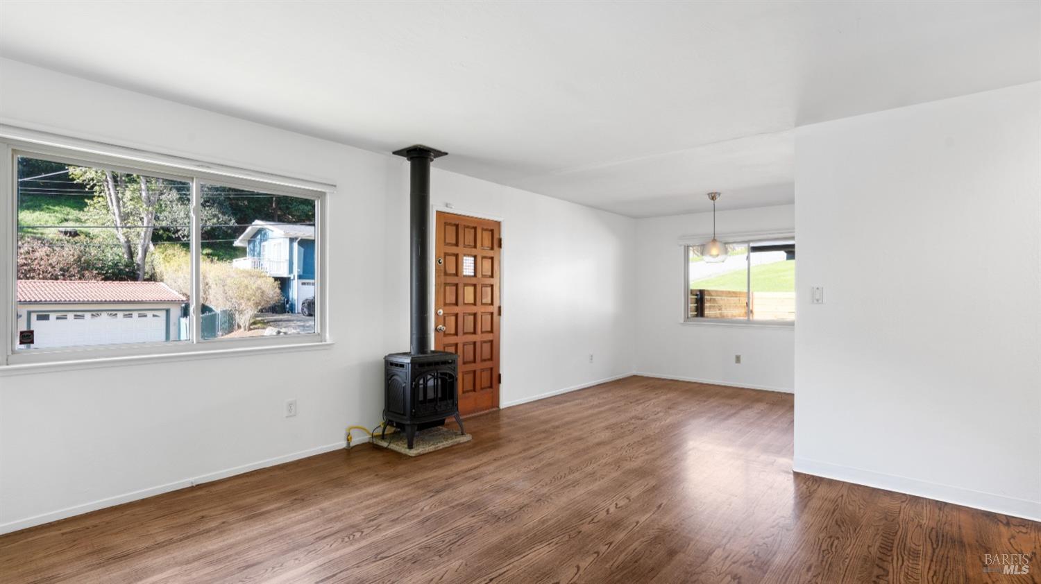 28 Buckelew St