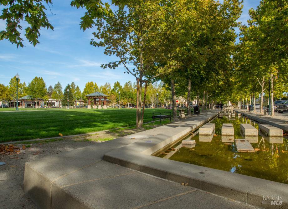 202 Windsor River Rd