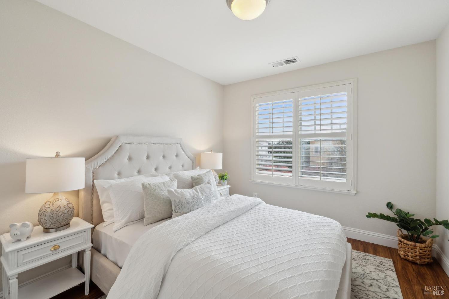 202 Windsor River Rd