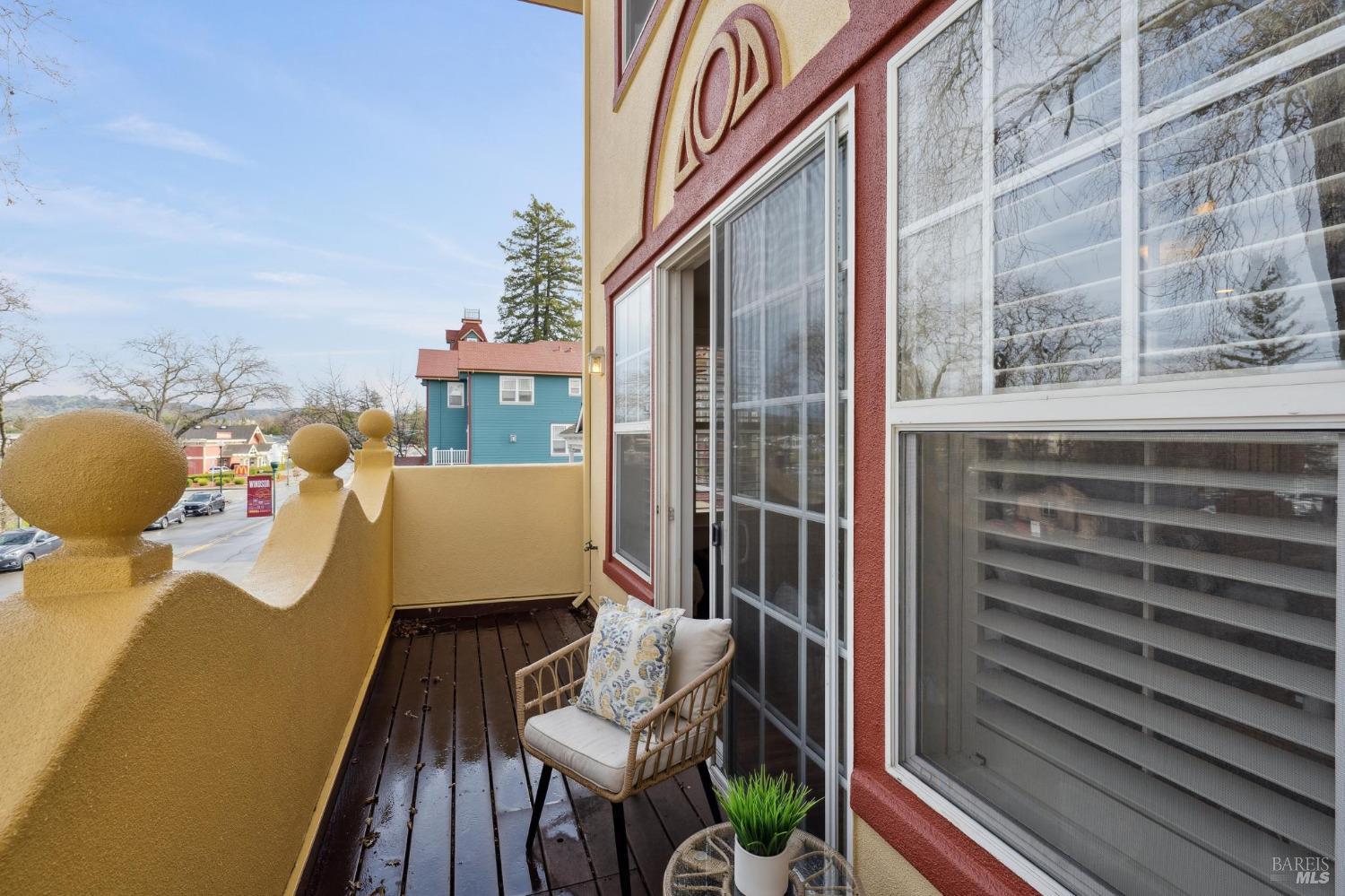 202 Windsor River Rd