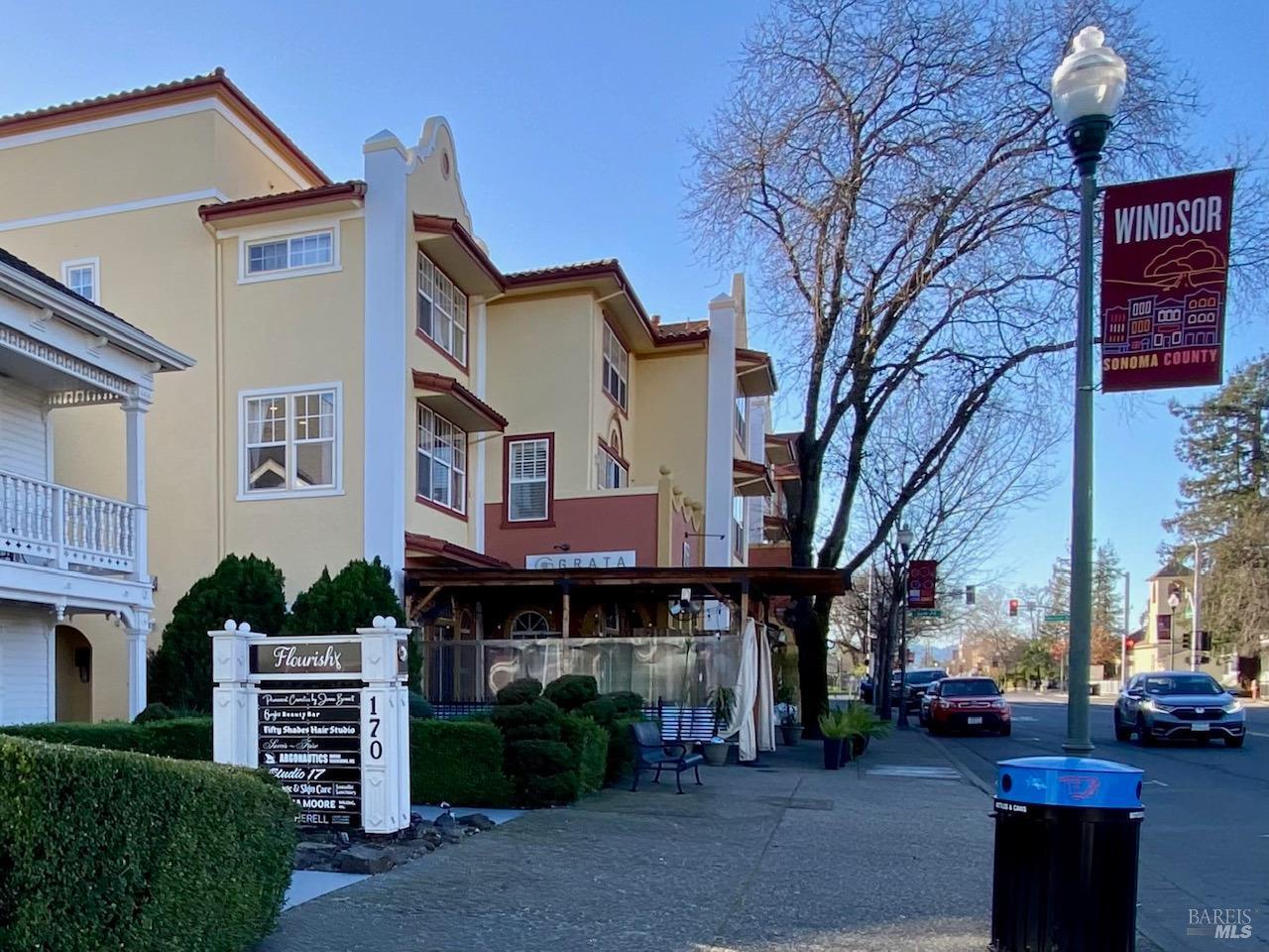 202 Windsor River Rd