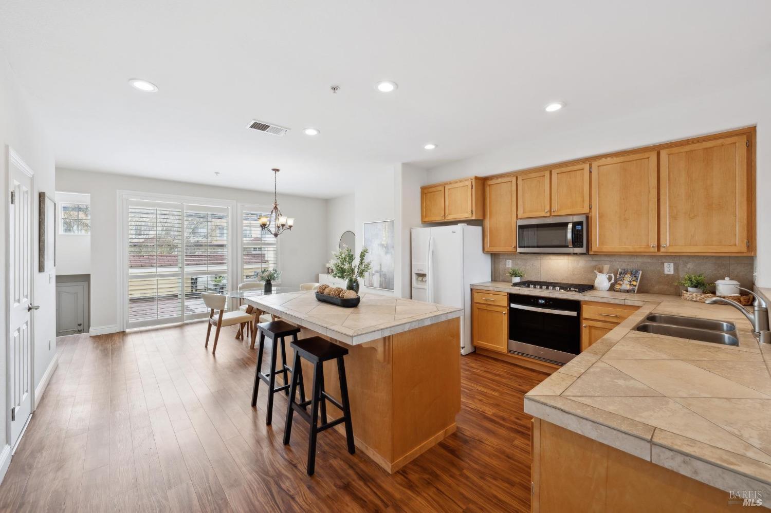 202 Windsor River Rd