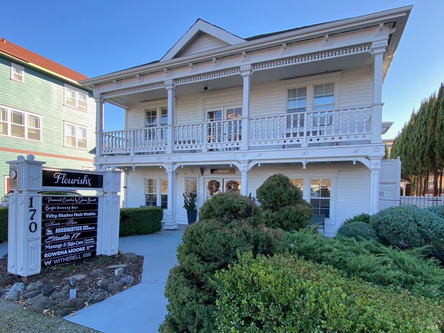 202 Windsor River Rd