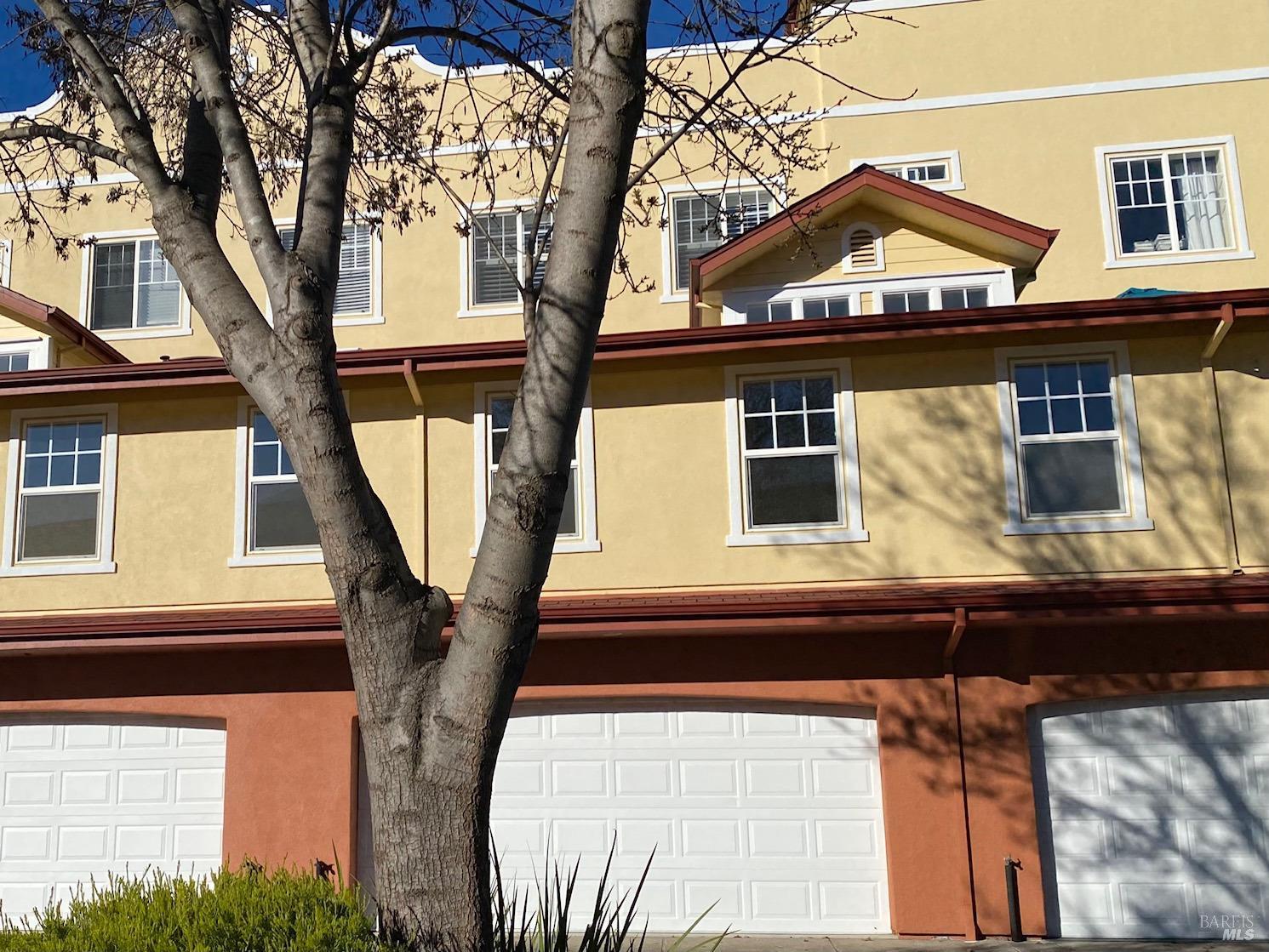 202 Windsor River Rd