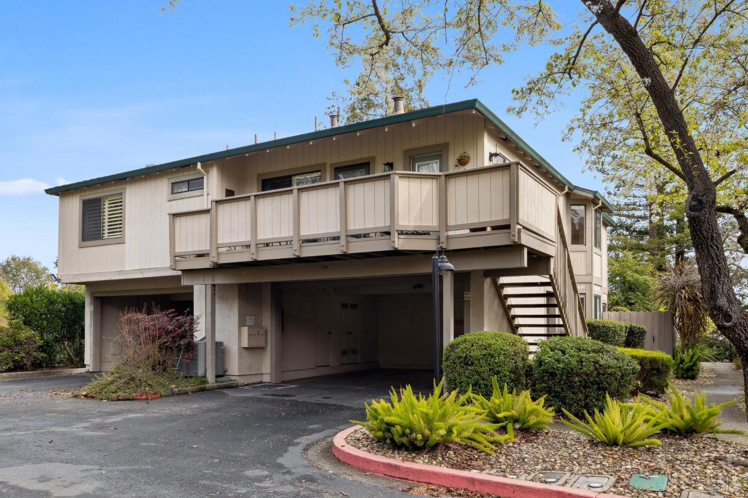 305 Silvio Ln