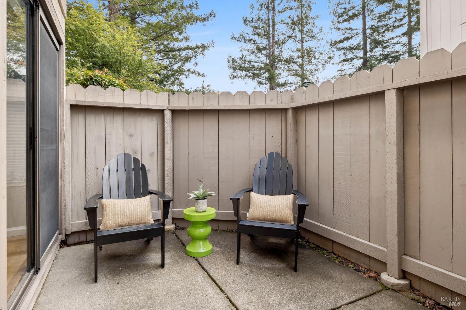 305 Silvio Ln