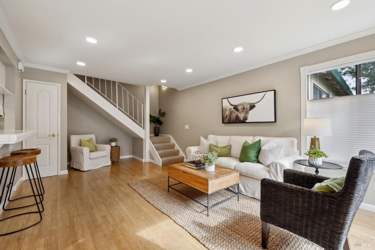 305 Silvio Ln