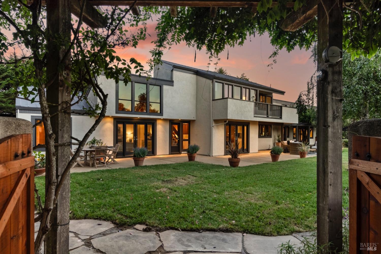 125 Horseshoe Hill Rd