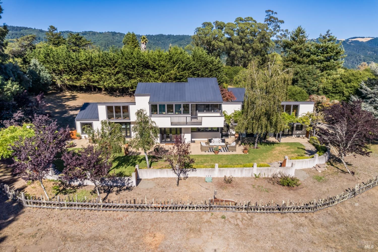 125 Horseshoe Hill Rd