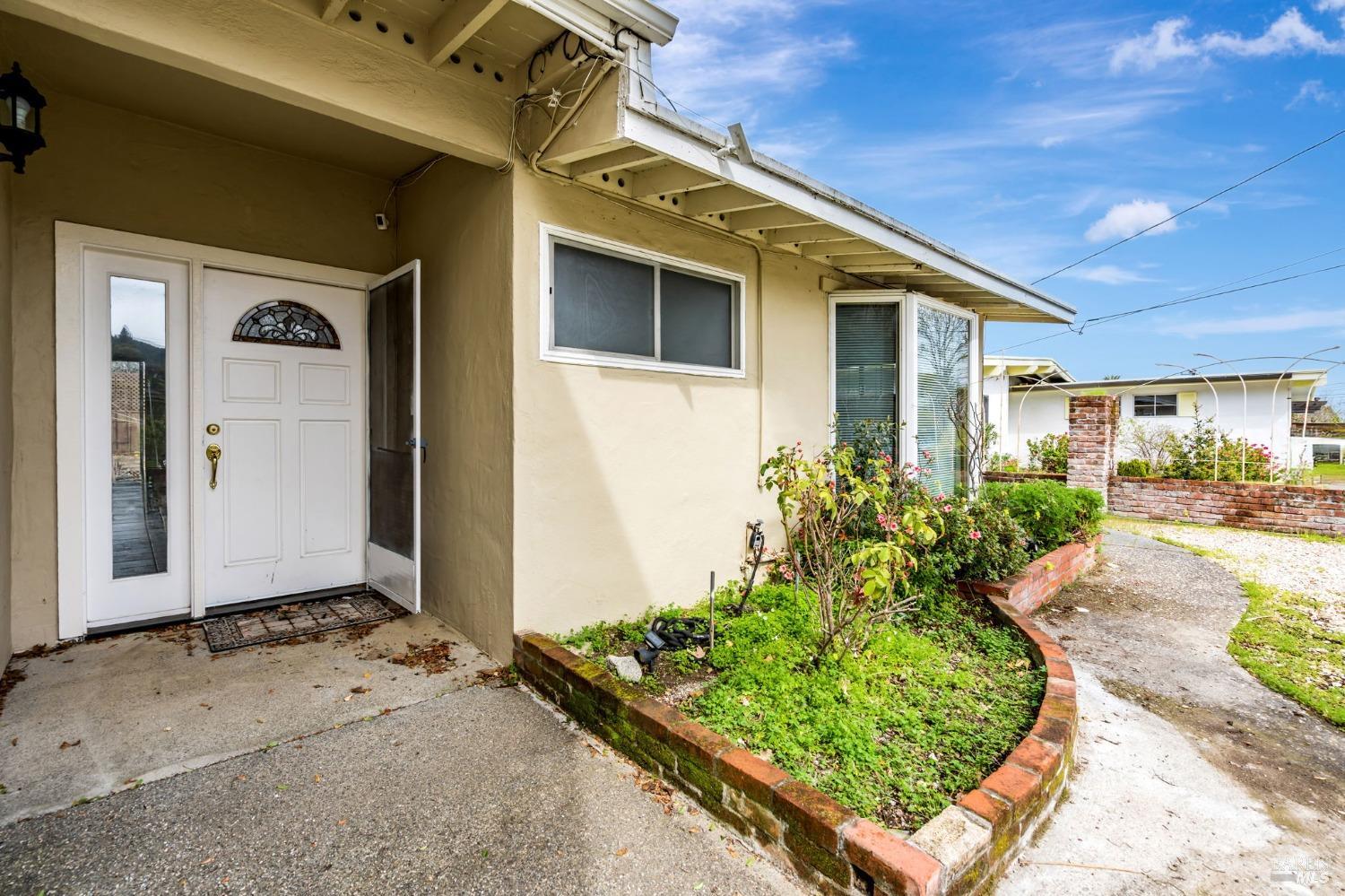 605 Rosal Way