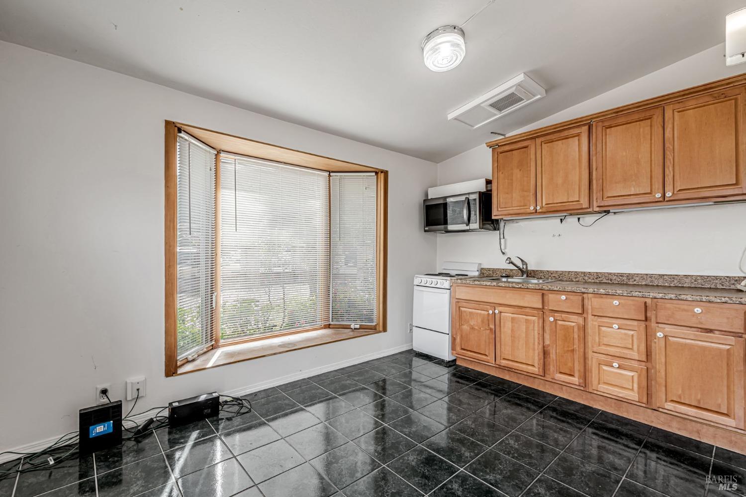605 Rosal Way