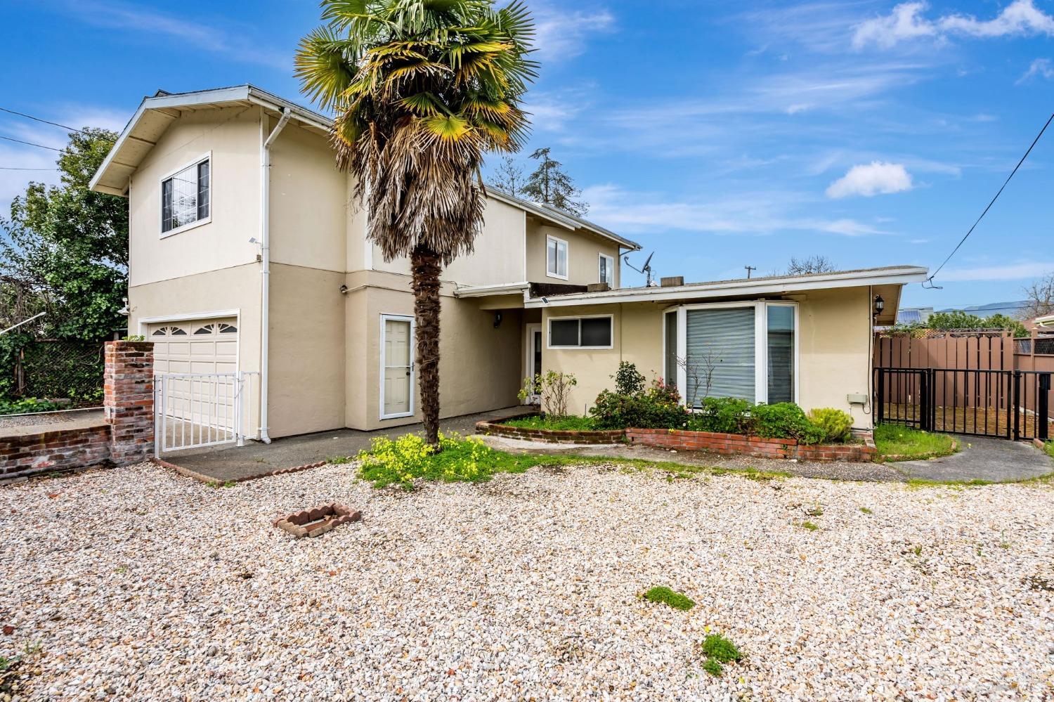 605 Rosal Way