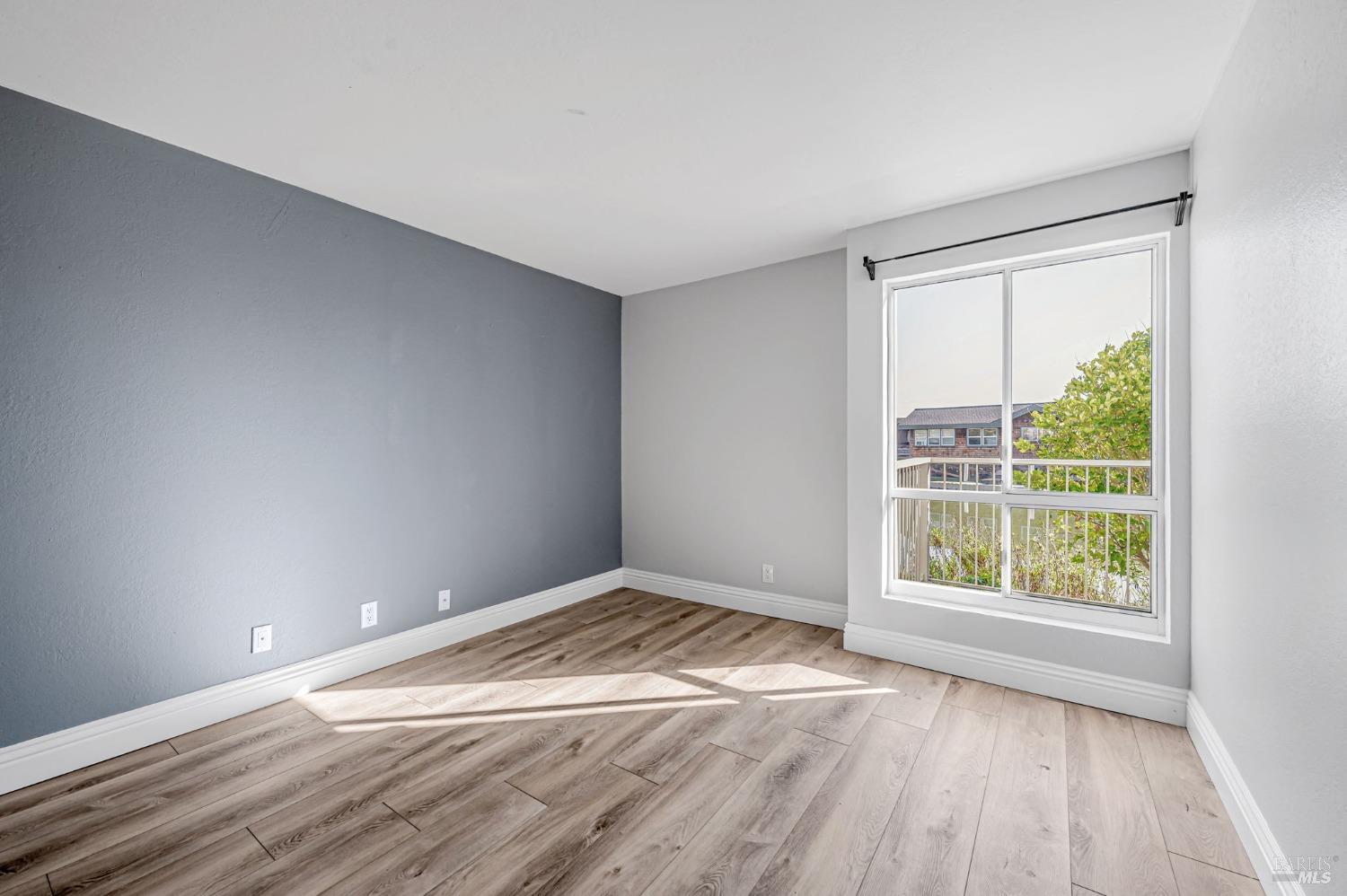 158 Larkspur Plaza Dr