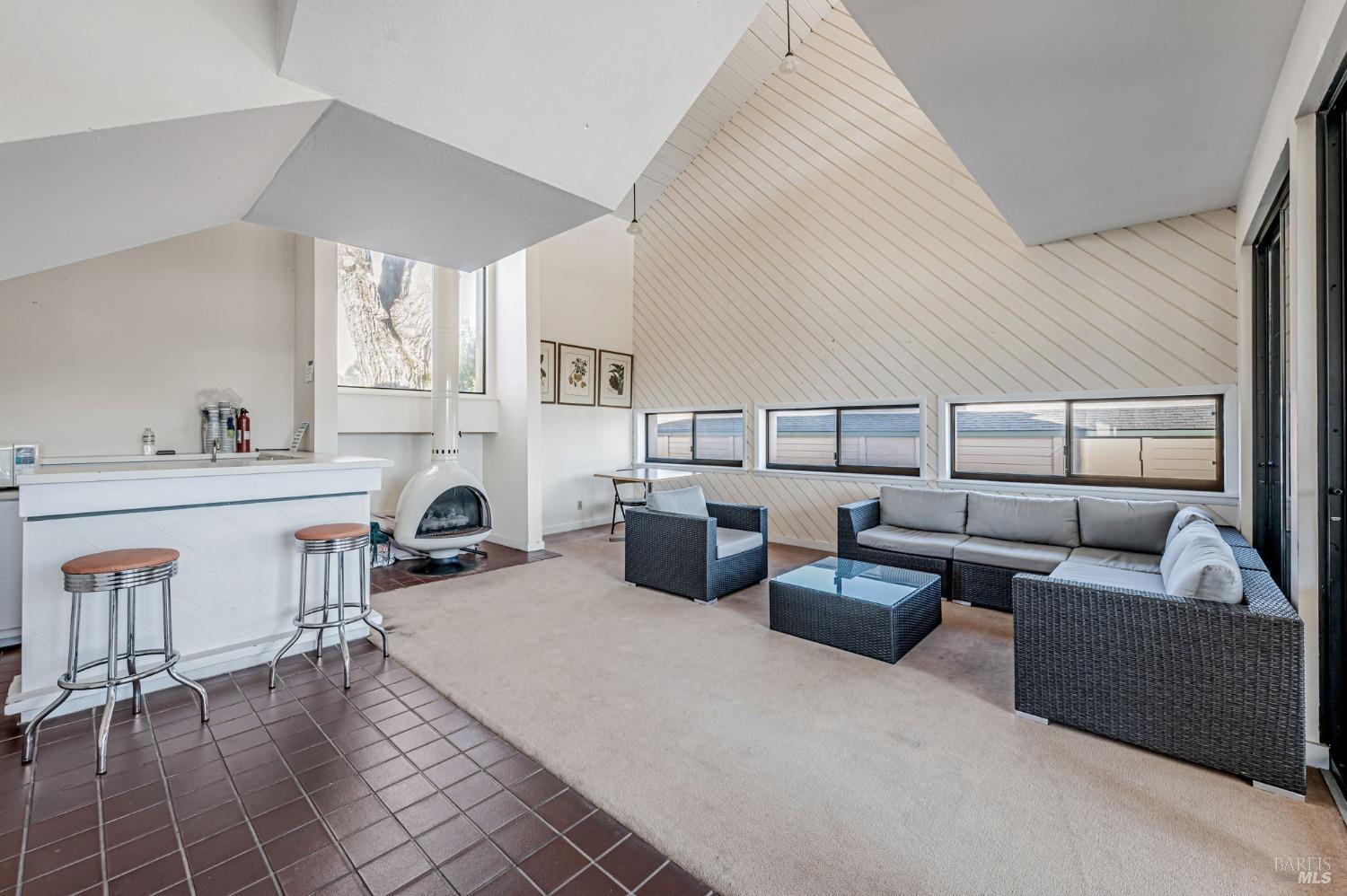 158 Larkspur Plaza Dr