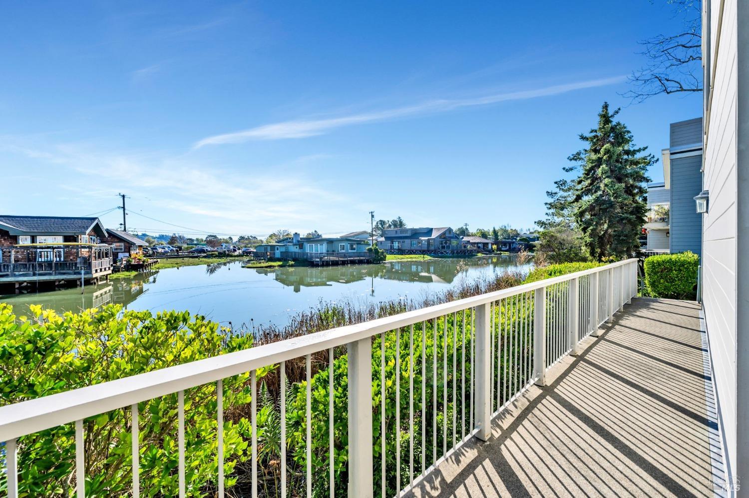 158 Larkspur Plaza Dr