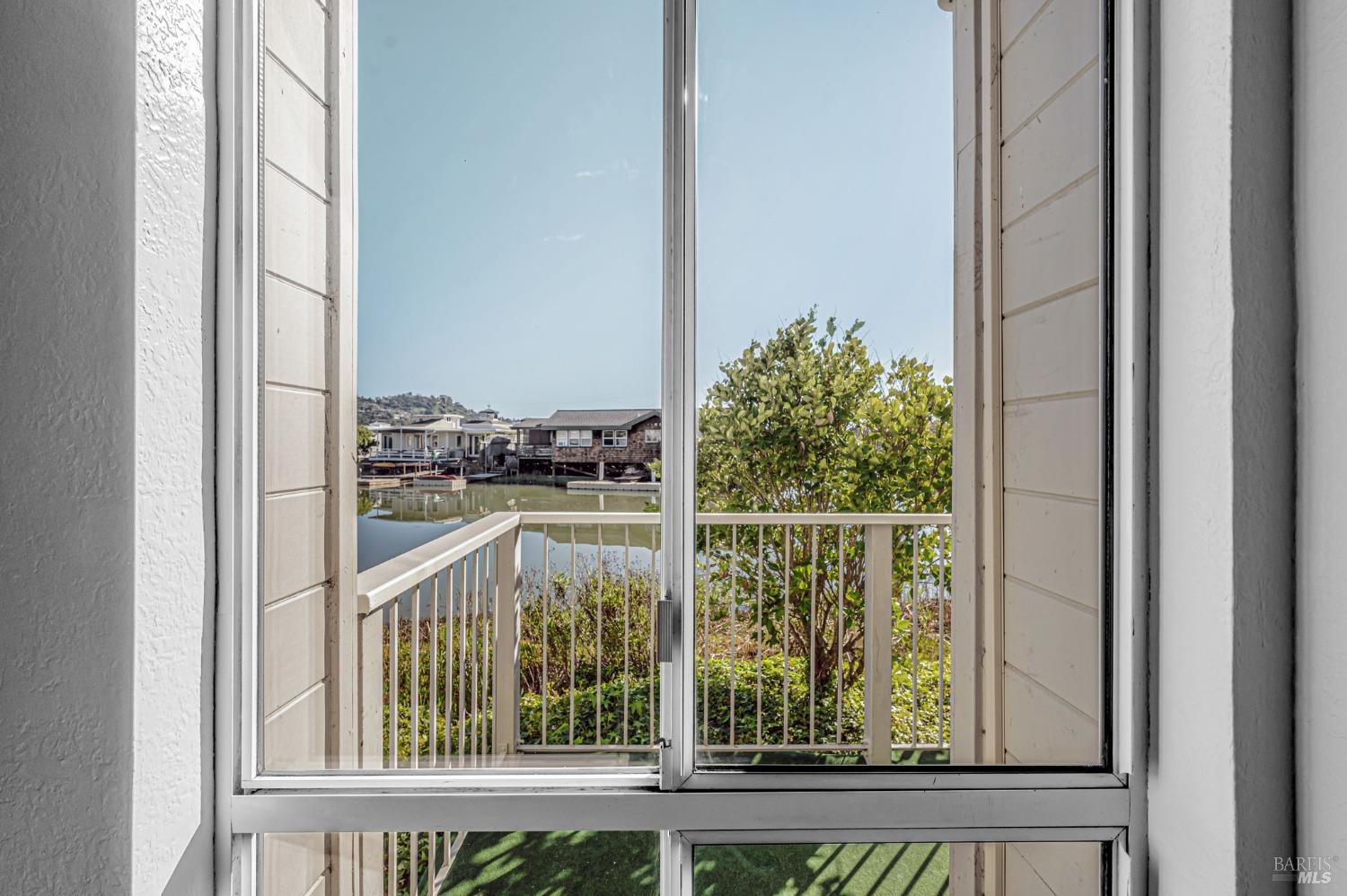 158 Larkspur Plaza Dr