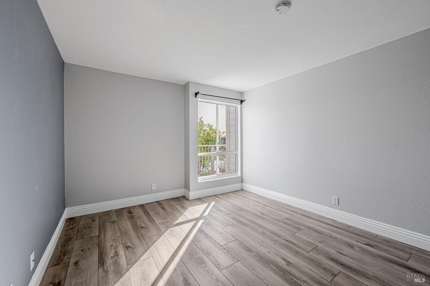 158 Larkspur Plaza Dr