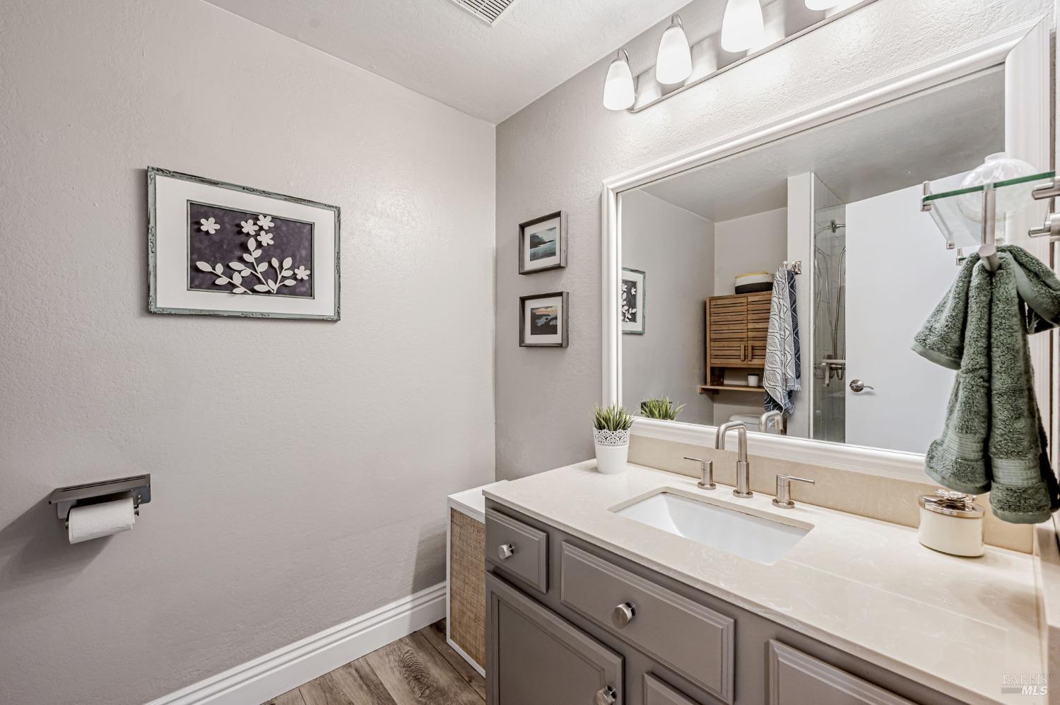 158 Larkspur Plaza Dr