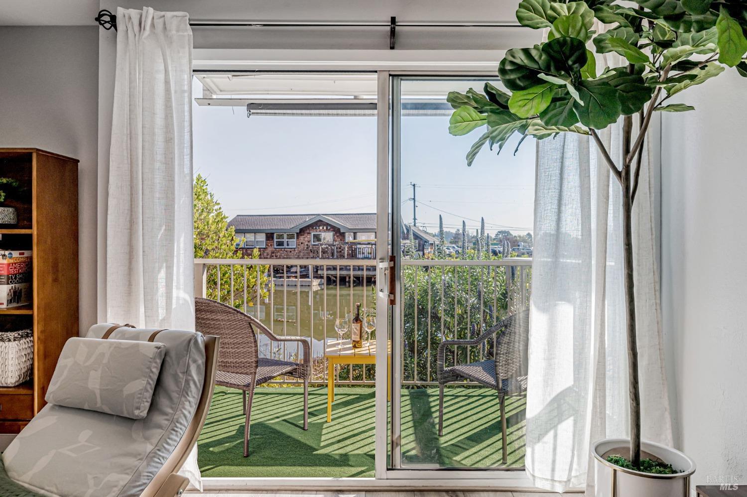 158 Larkspur Plaza Dr