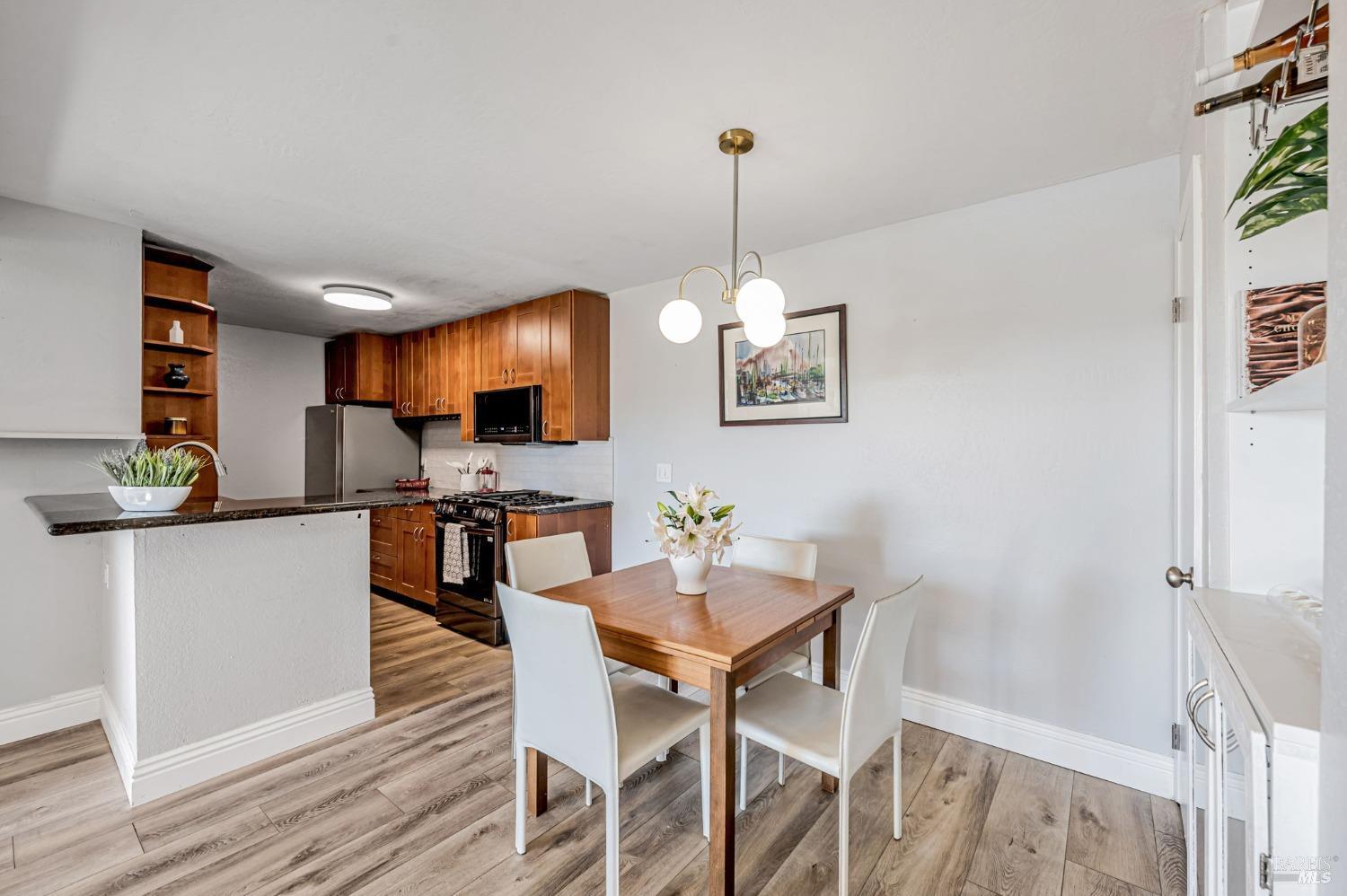 158 Larkspur Plaza Dr