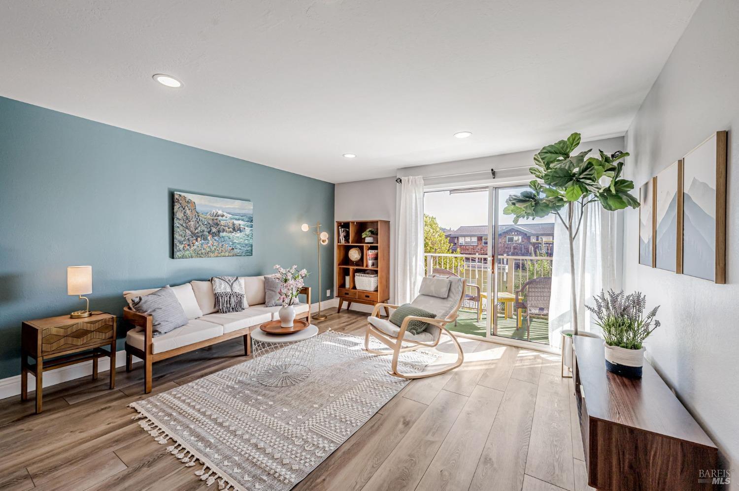 158 Larkspur Plaza Dr