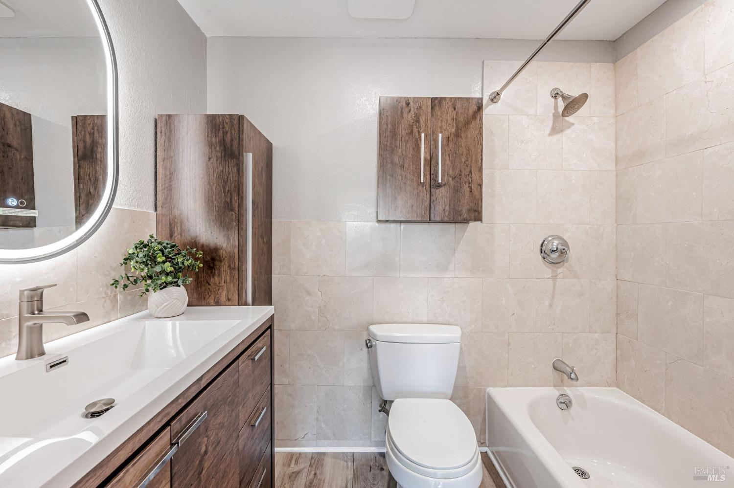 158 Larkspur Plaza Dr