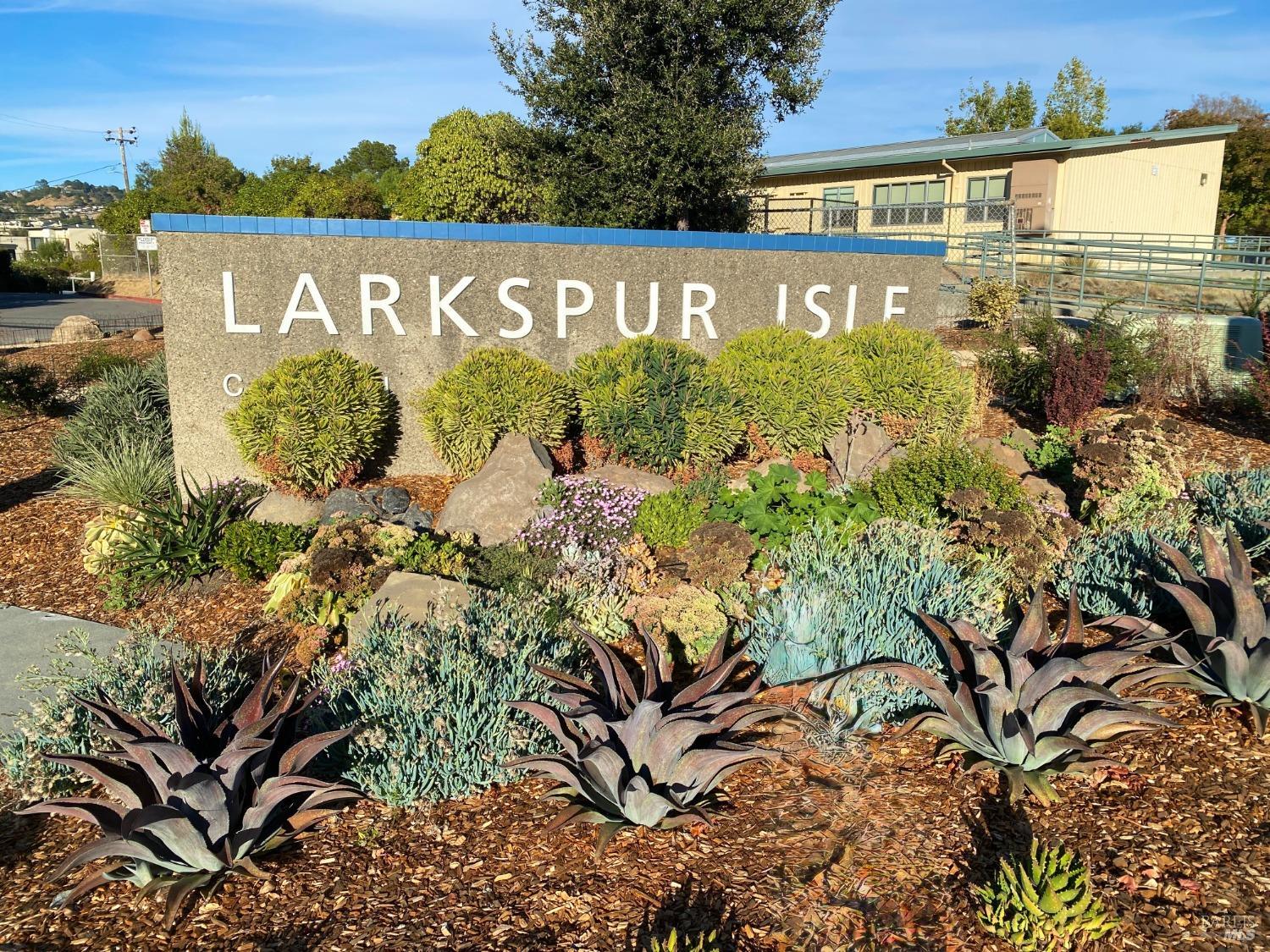 158 Larkspur Plaza Dr