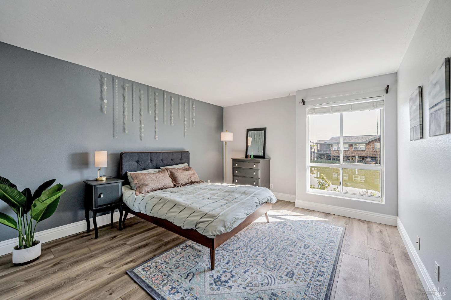 158 Larkspur Plaza Dr