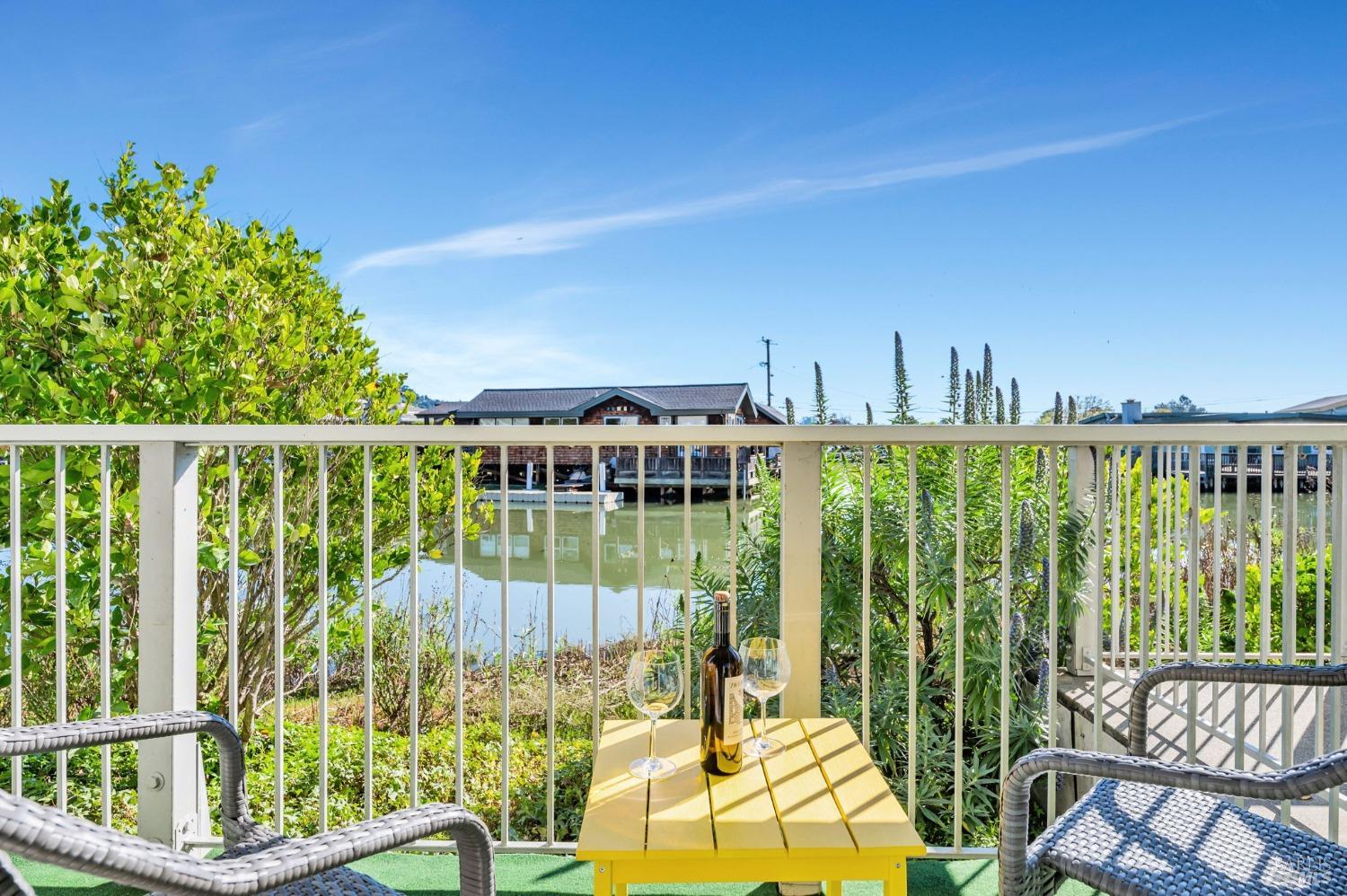 158 Larkspur Plaza Dr