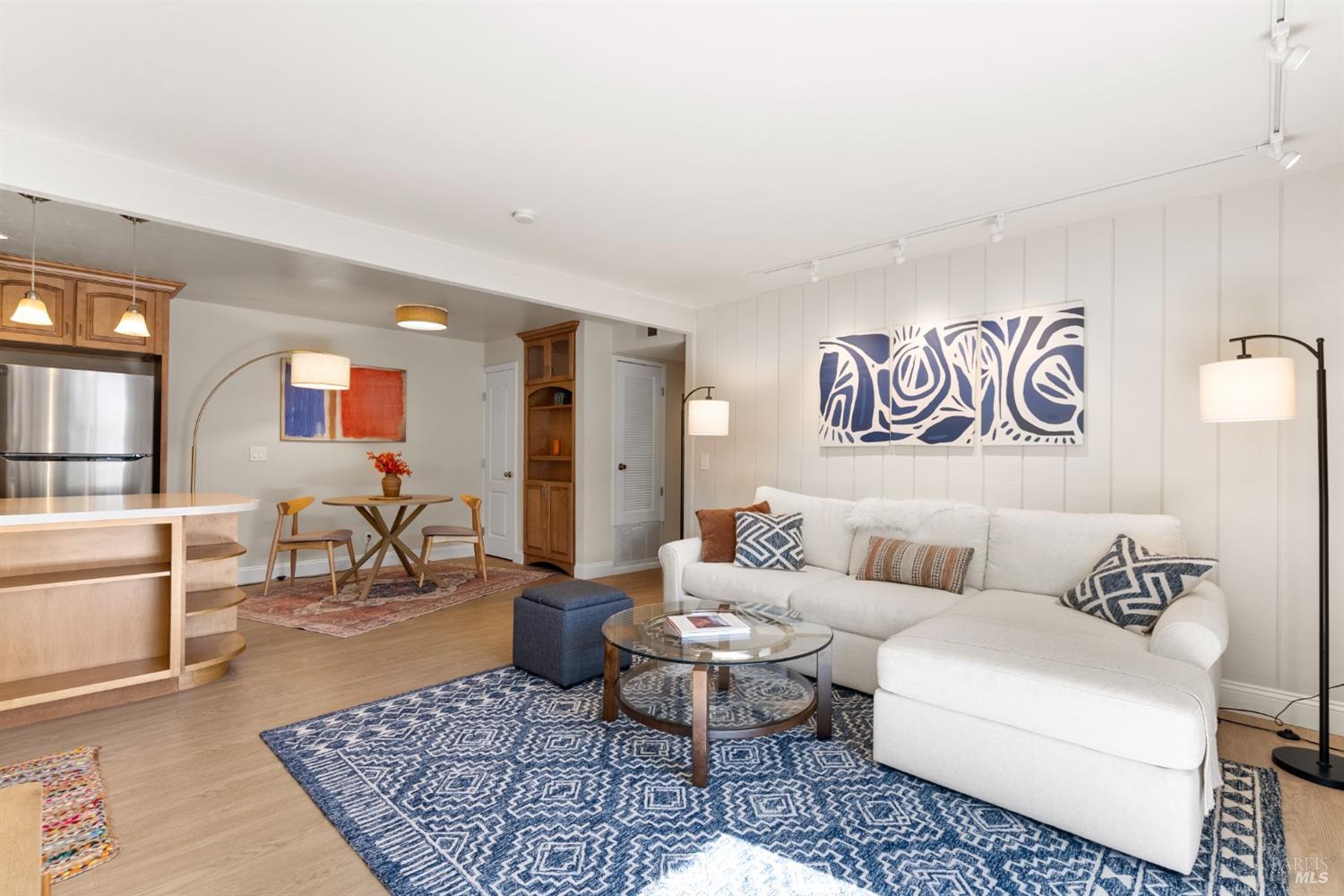 262 Larkspur Plaza Dr