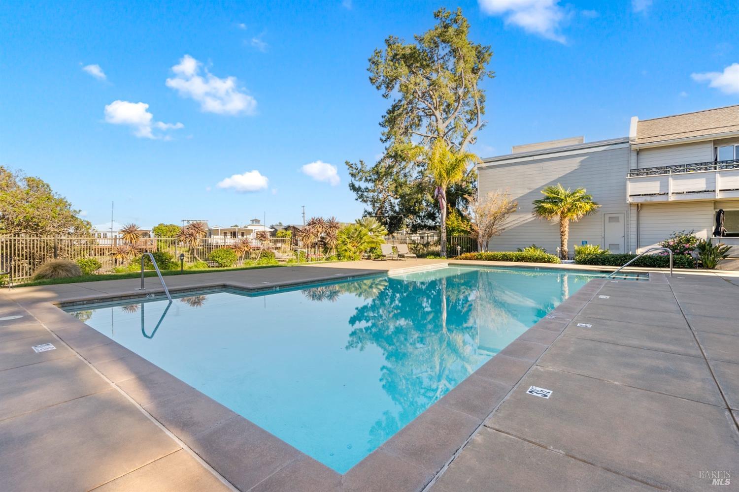 262 Larkspur Plaza Dr